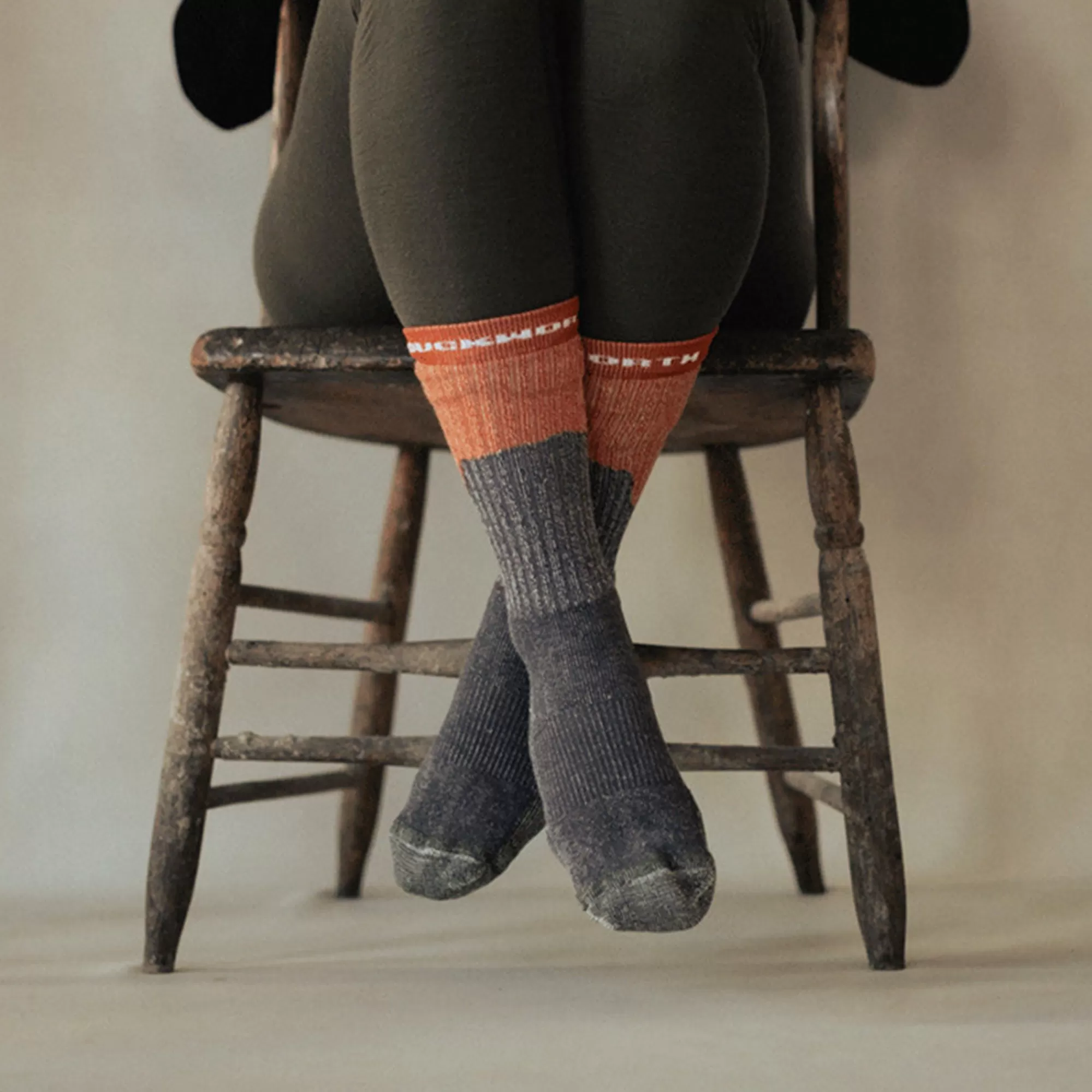 midweight_black_butte_crew_sock_4-7.webp Midweight Black Butte Crew Sock | Duckworth Sale