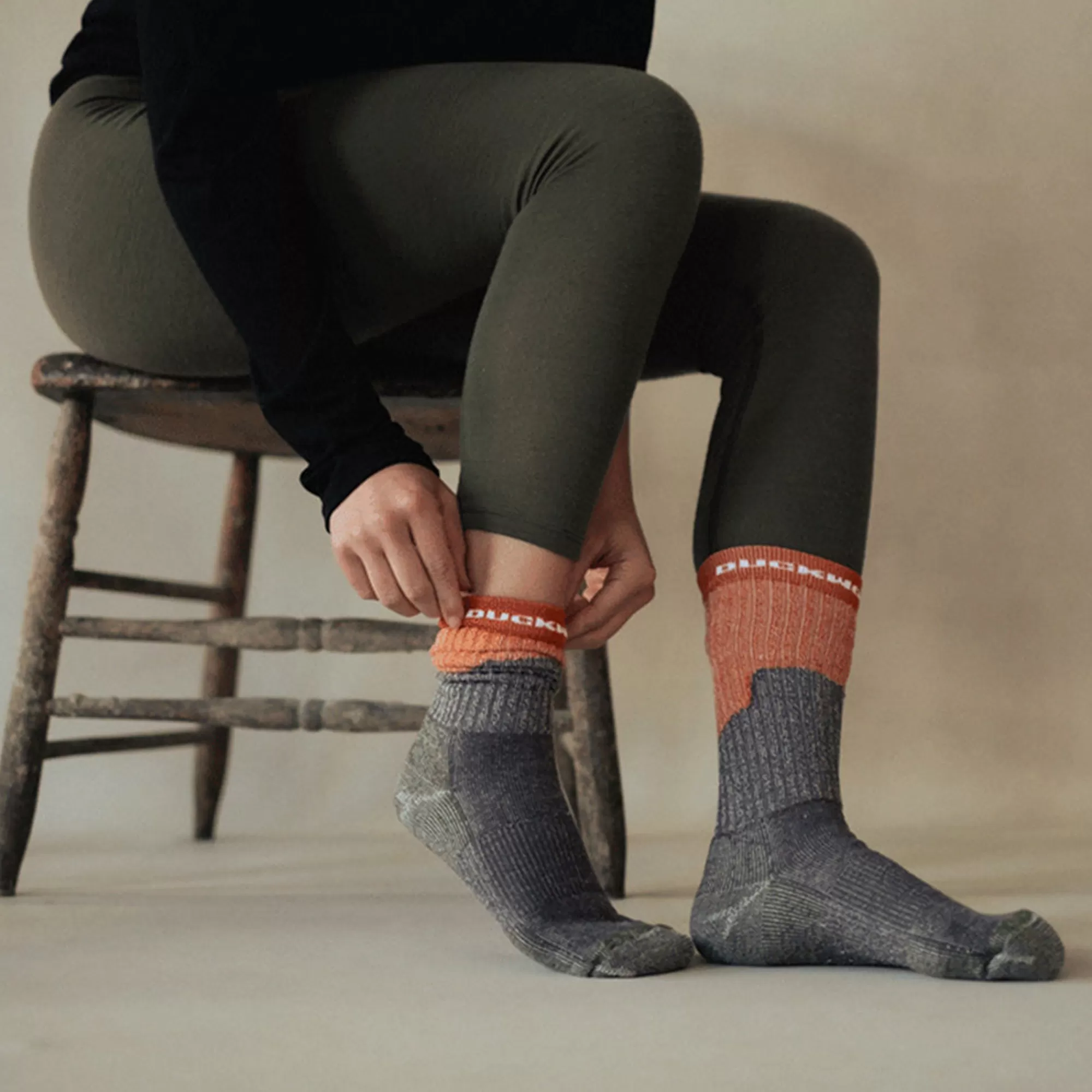 midweight_black_butte_crew_sock_5-7.webp Midweight Black Butte Crew Sock | Duckworth Sale